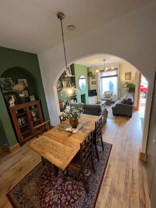 Just The Splott! Sleeps 6, 8 Mins To Stadium. Cardiff Buitenkant foto